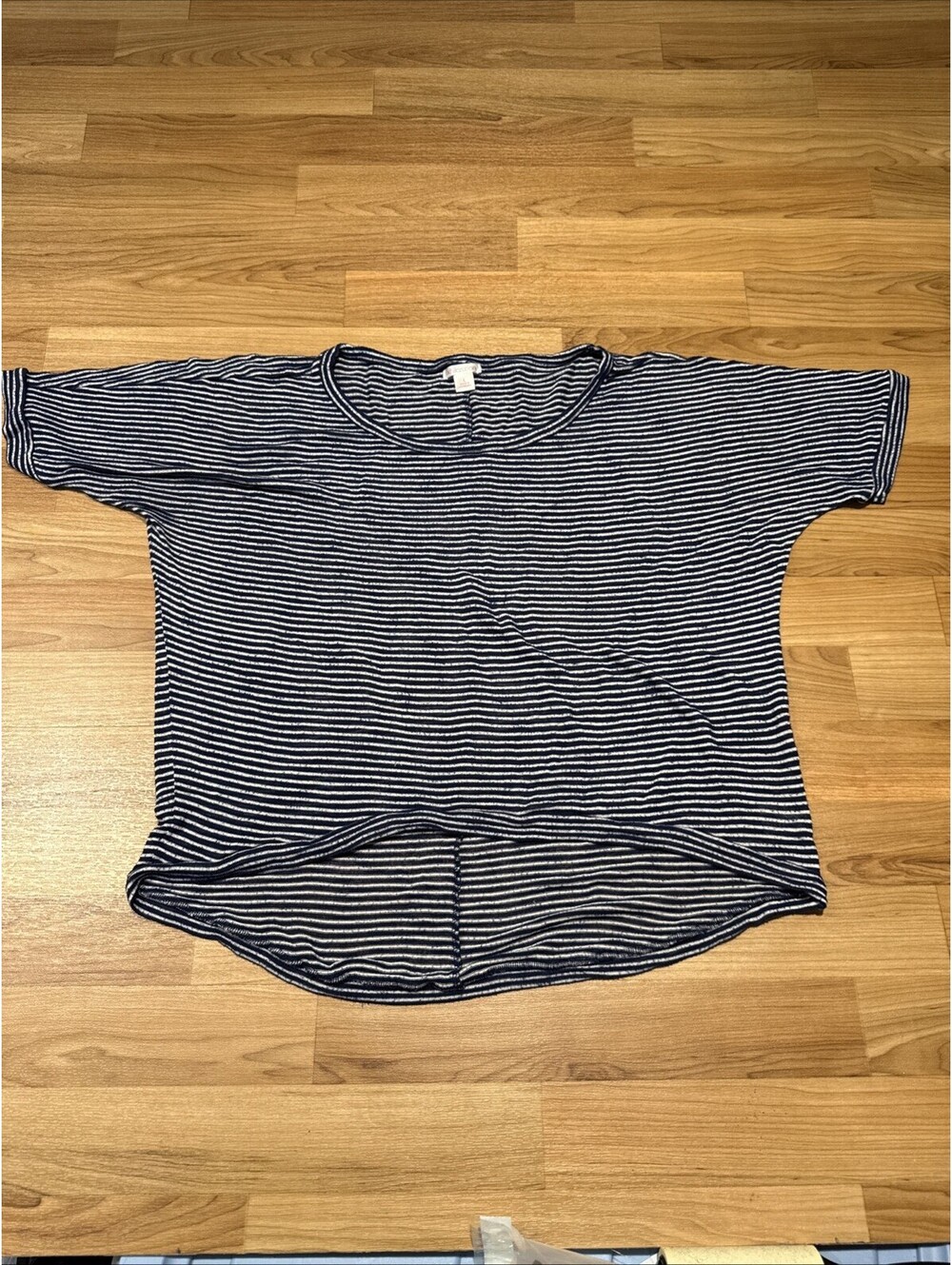Xhiliration striped navy blue white crop top cropped T shirt women's size M